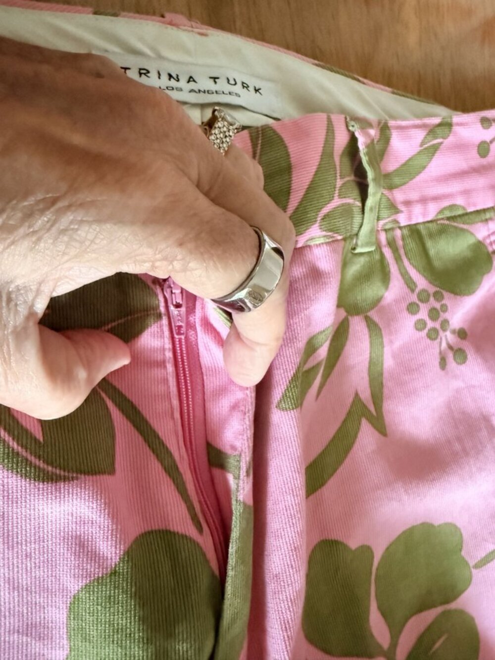 Trina Turk Womens Pink & Green Tropical Print Lightweight Denim Pants 34x30 - Picture 5 of 9